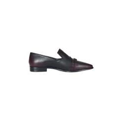 BUCKLE EMBELLISHED POINTED LOAFER Burgundy