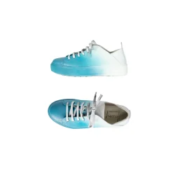 Sprayed Sneaker